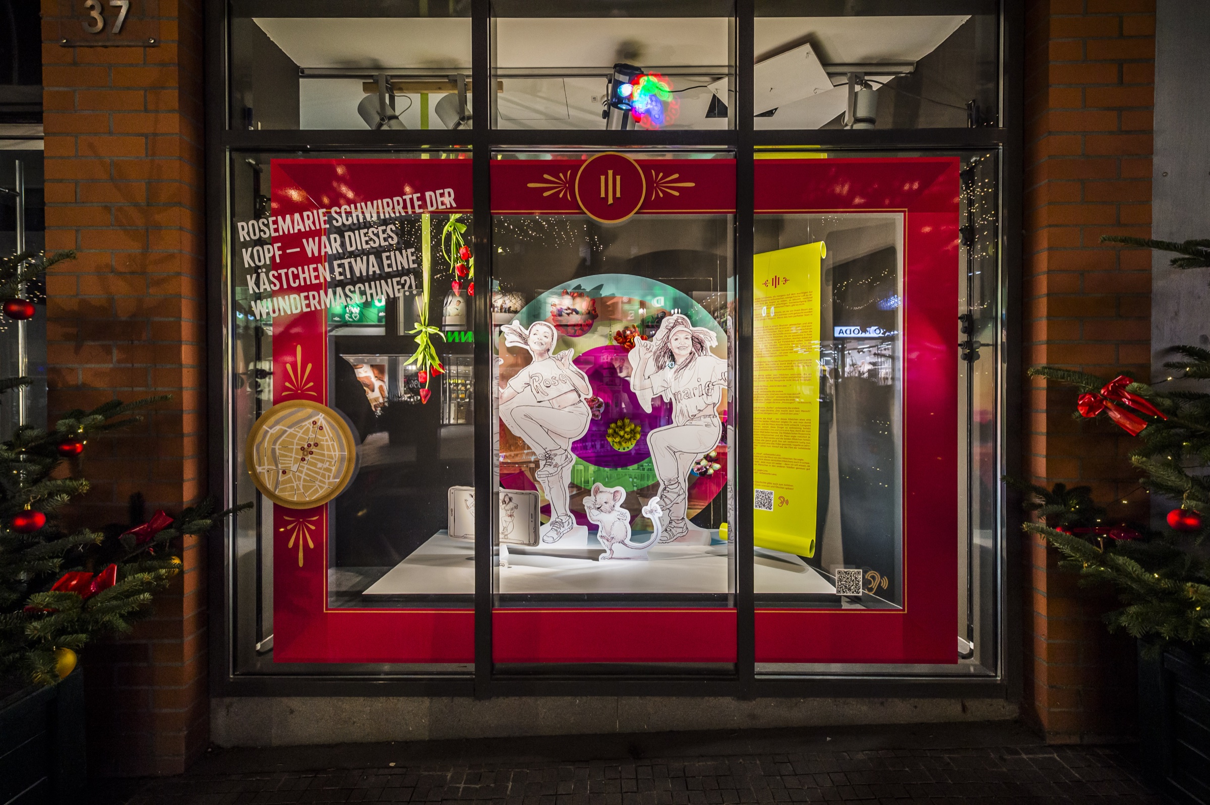 Shop window scene with two dancing girls and Rosemarie.